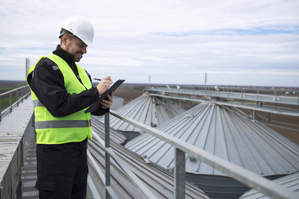 Roofer inspection